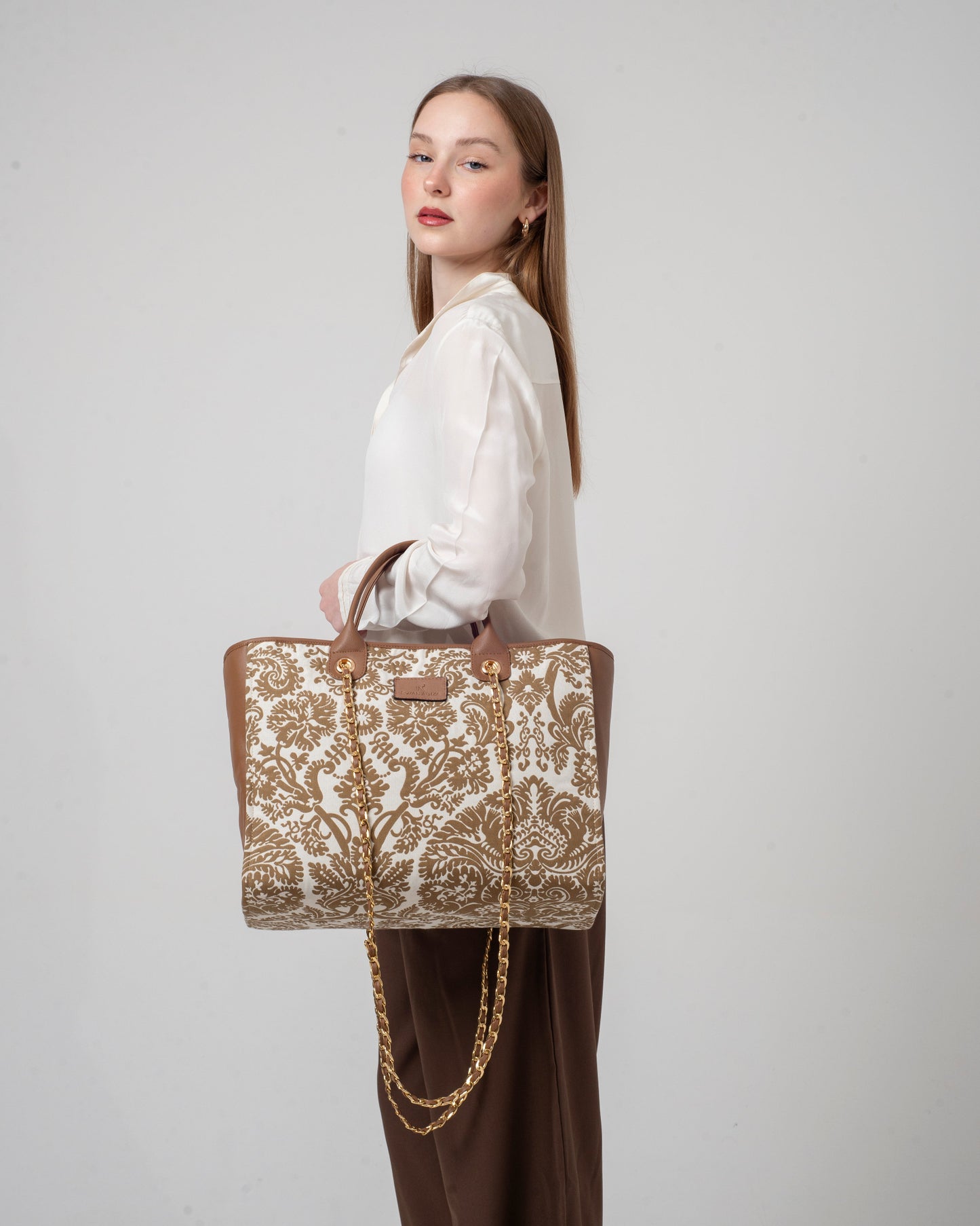 Embroidered Cobra tote bag