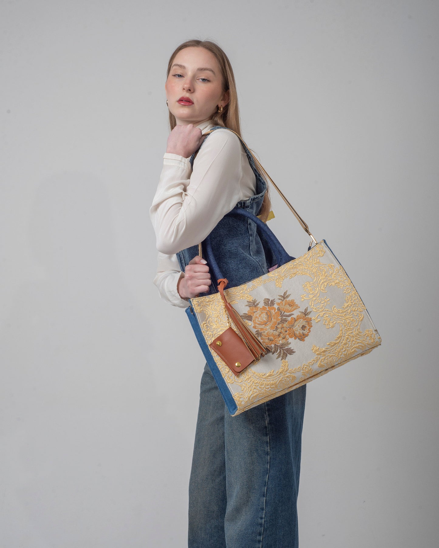 Dupont tote bag