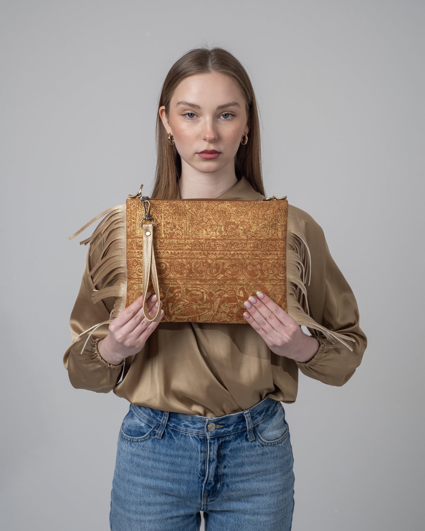 Rokaia gold clutch