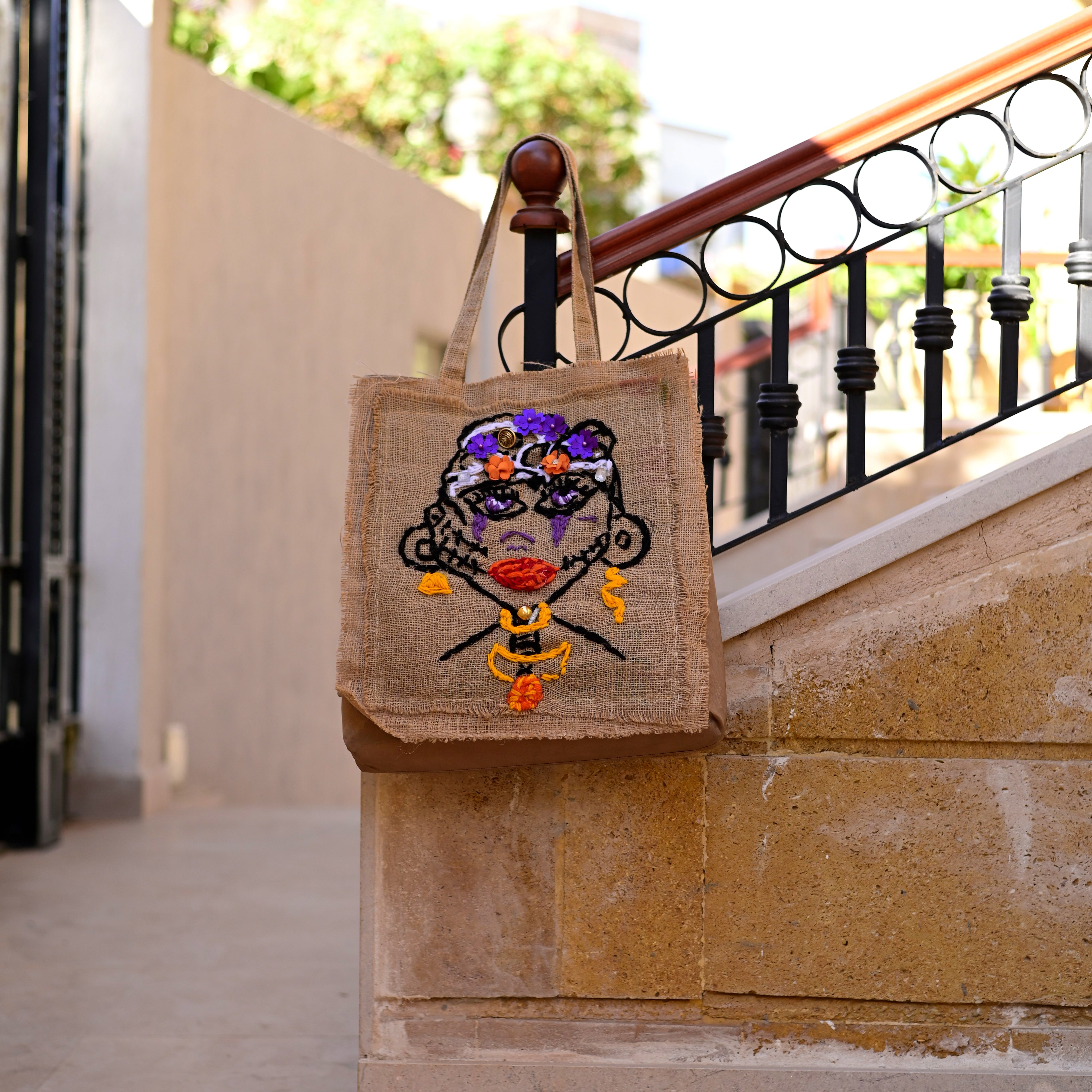 Cartoon burlap beach bag Main image