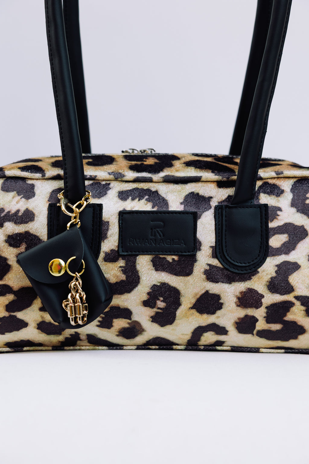 Barrel shoulder tiger bag