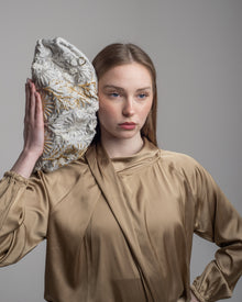 Load image into Gallery viewer, Dollas silver x ivory clutch