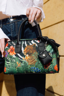 Load image into Gallery viewer, Duffel printed leopard bag