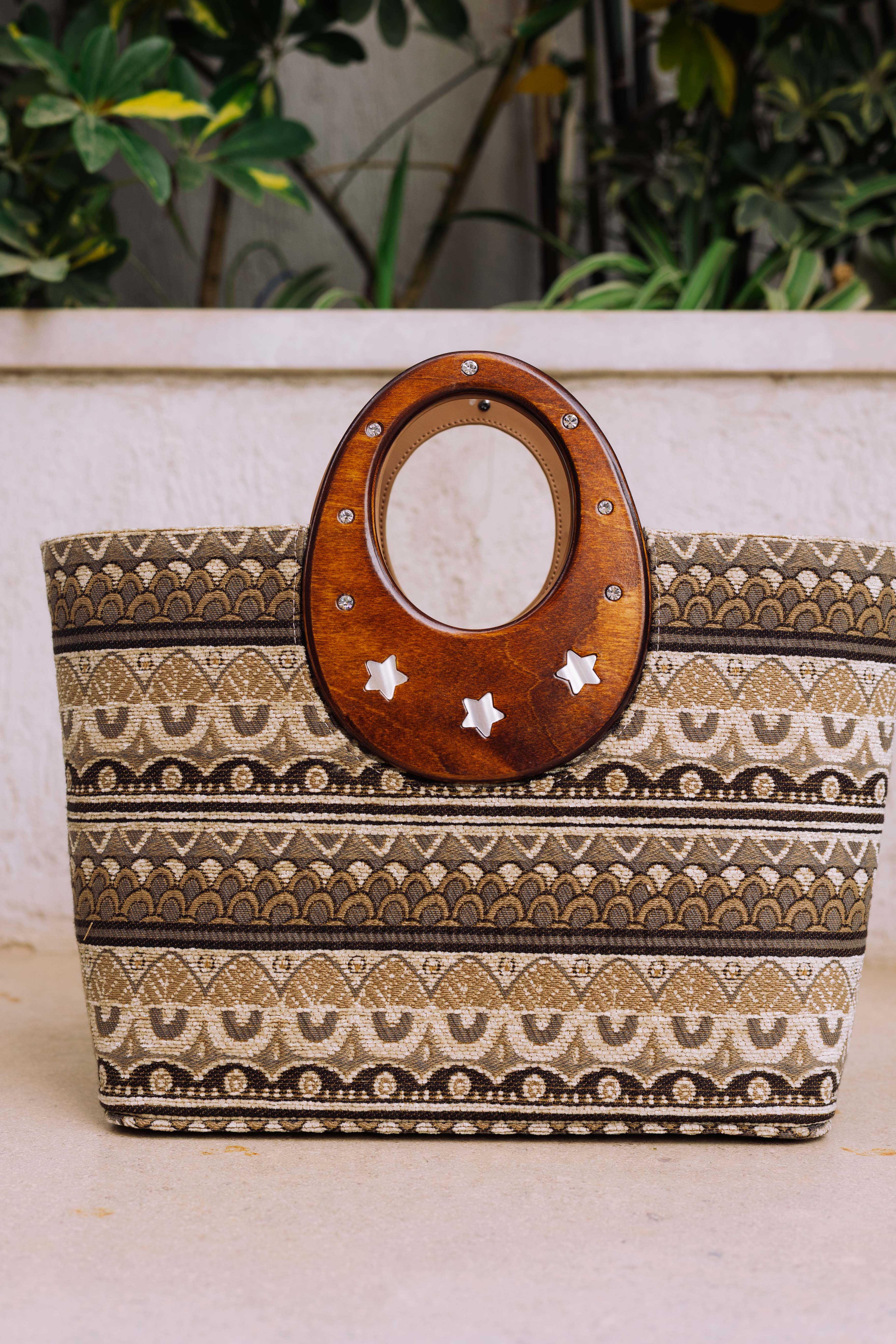 Wooden Handle Tote Beige Edition