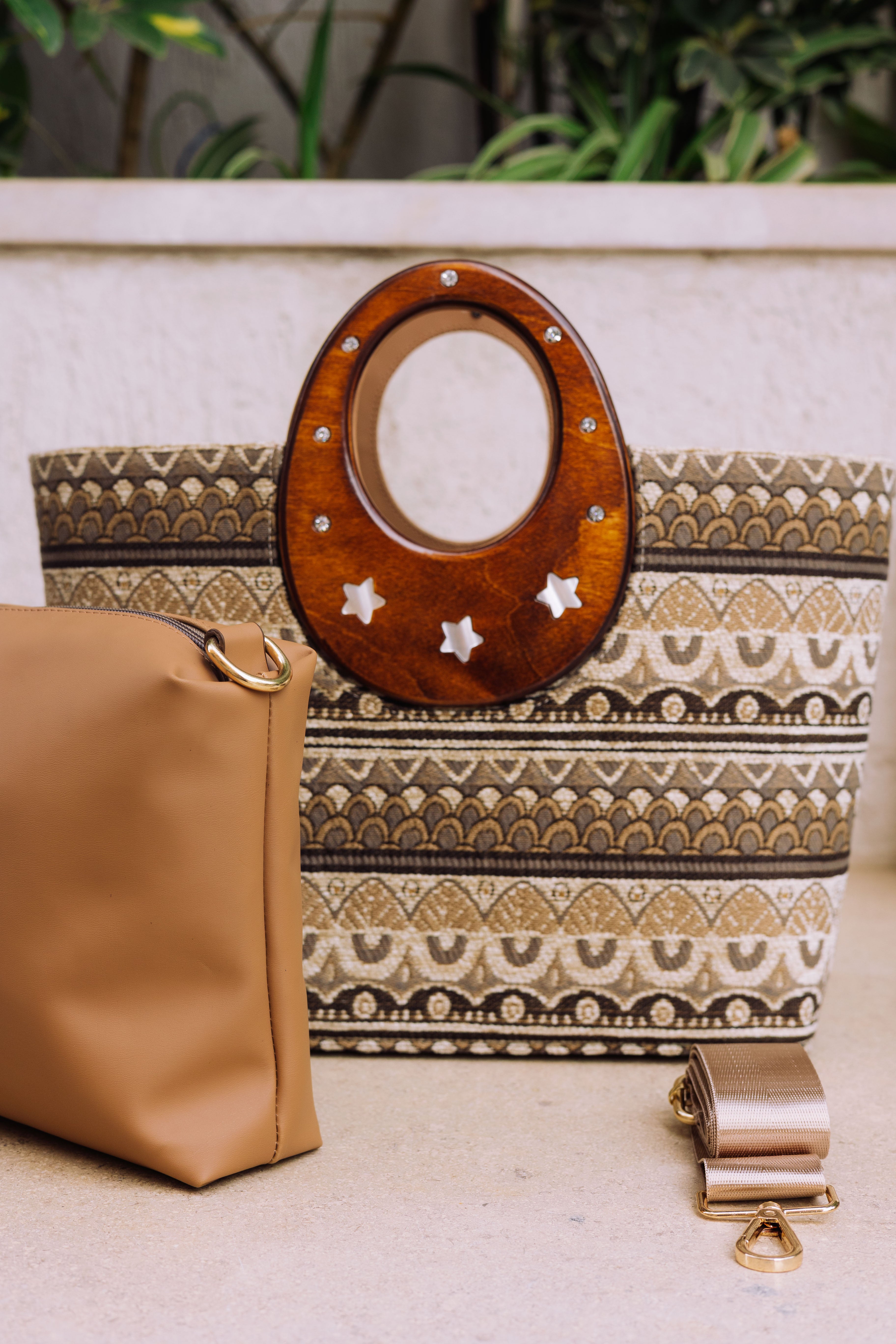 Wooden Handle Tote Beige Edition