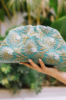 Load image into Gallery viewer, Dollas green x ivory clutch