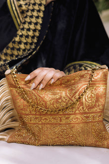 Load image into Gallery viewer, Rokaia gold clutch