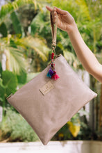 Load image into Gallery viewer, Bling Haya Clutch
